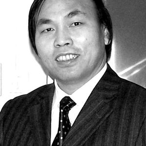 罗伟