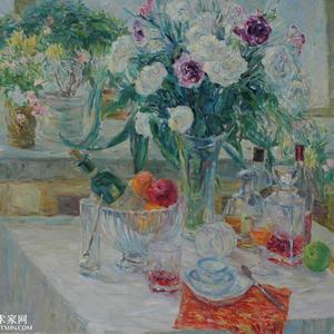 餐桌上的花卉