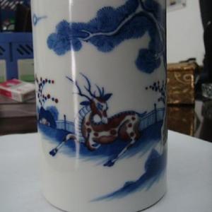 青花釉里红笔筒