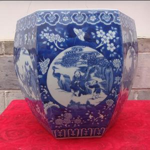 青花人物故事开光六方缸