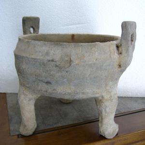 汉朝陶鼎