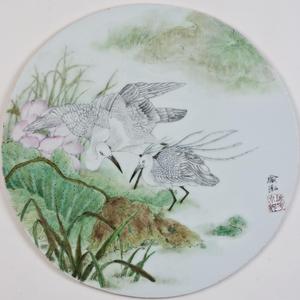 新绿小荷笼呢喃