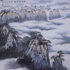 山在云雾飘渺中