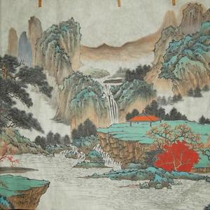 翠嶺秋天外，红叶色更浓