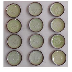 12生肖冰裂釉瓷盘