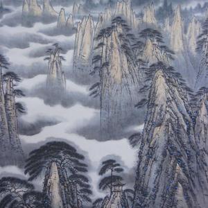 山在云雾飘渺中