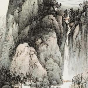家在云峰翠林间