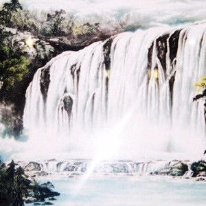 山涧瀑布